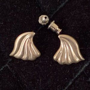Avon Vintage Sterling Silver Angel Wings Stud Earrings. Preowned